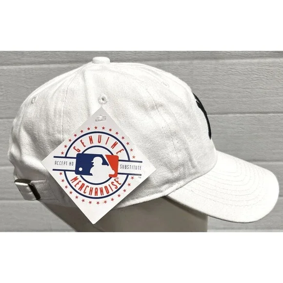 Women's New York Yankees 47 Brand Twins Strap Back White Adjustable Hat Cap NWT - Picture 3 of 8